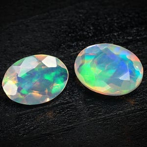 7x5x3mm、ライトニングリッジオパールカットジェムストーン、天然オパールカットストーン、ファセットカットオパールマッチペア、エチオピアンオパールカットストーン、フラッシュオパール