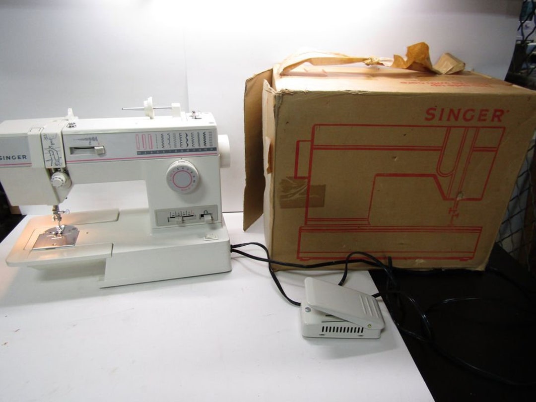 Vintage Singer 9010 Sewing Machine W/box Tested Powers On Etsy