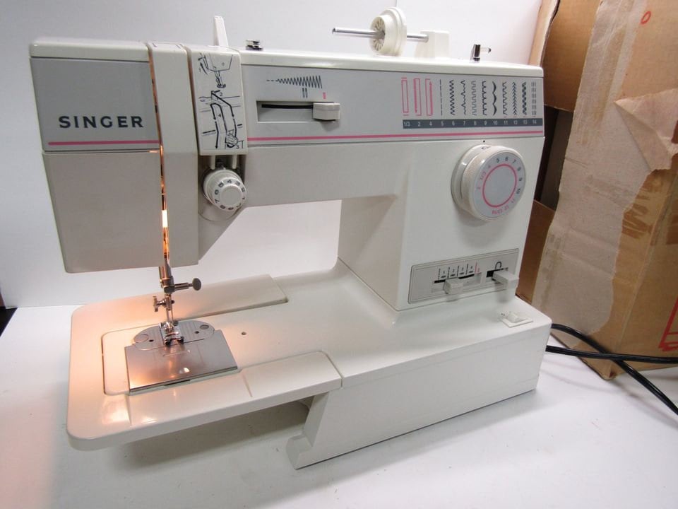 Vintage Singer 9010 Sewing Machine W/box Tested Powers On Etsy