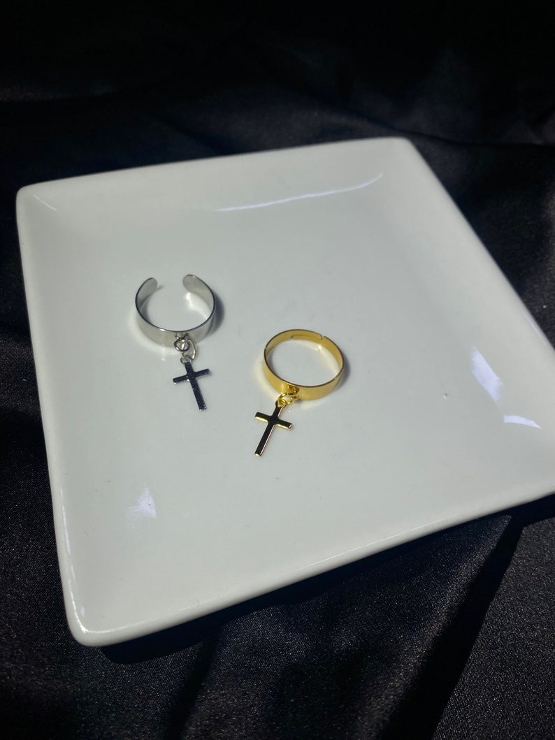 Bague breloque pendentif Croix en acier inoxydable dorée ou argentée, bague chrétienne acier inoxydable, pendentif Crucifix Jesus Christ image 1