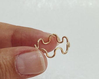 Thin wiggle wave ring; wavy ring; gold fill ring; dainty ring; gift for her; stackable ring; stacking ring; dainty ring; mothers day gift