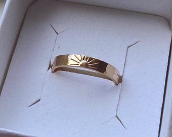Sonne graviert Gold Filled Ring Minimalist Zierliche Band Sunrise Schmuck Geschenk für Sie Stapelring Muttertagsgeschenk für Mama
