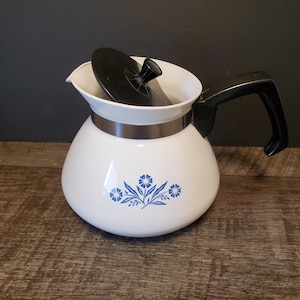 Corningware 6 Cup Classic White and Blue Floral Teapot Coffee Pot