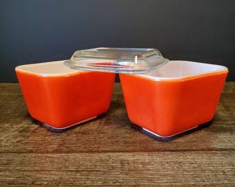 Vintage Pyrex bowl with lid