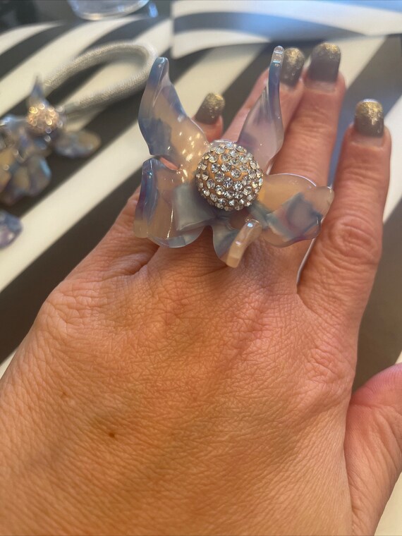 Lele sadoughi shimmer blue silver floral Statement Resin Lele Sadoughi Blue Lily Silver Ring W  main image 2