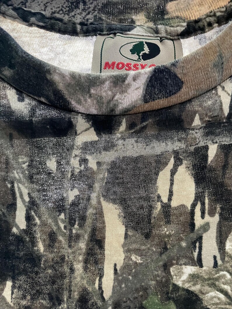 vintage camo single-stitch t-shirt M / 100% cotton short sleeve t-shirt / vtg Mossy Oak t-shirt / 1990s camouflage t-shirt with front pocket bild 12