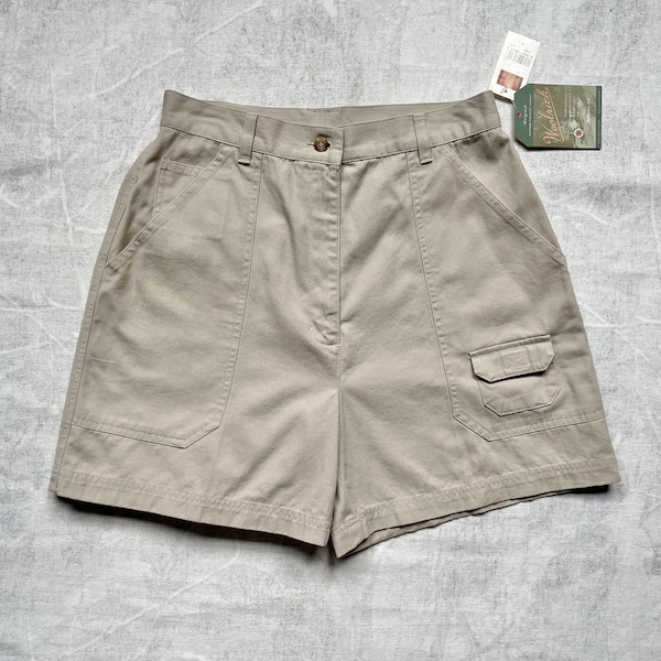 90s High Waist Khaki Cargo Shorts / Gorpcore Utility Shorts / 1990s Beige Safari Shorts / Wide Leg Normcore Mom Shorts / Retro Camp Shorts