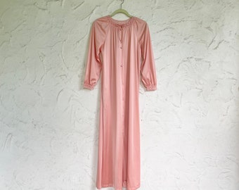 Vintage Pink Nylon Robe House Coat / 1960s Vintage Sleepwear / Peach  Nightgown Housecoat / 60s Loungewear / Coral Long Sleeve House Dress