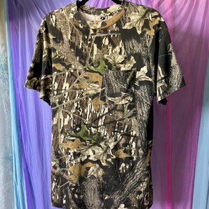 vintage camo single-stitch t-shirt M / 100% cotton short sleeve t-shirt / vtg Mossy Oak t-shirt / 1990s camouflage t-shirt with front pocket bild 4