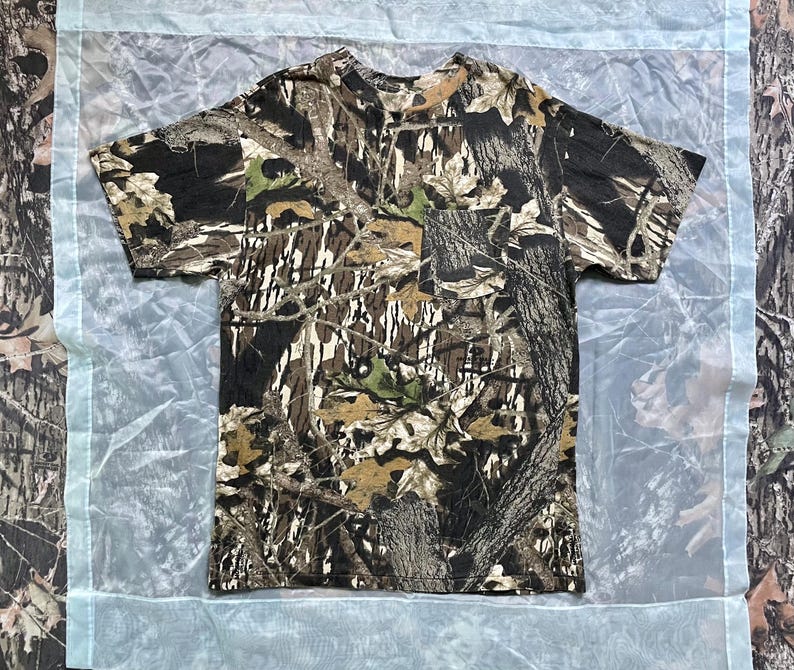 vintage camo single-stitch t-shirt M / 100% cotton short sleeve t-shirt / vtg Mossy Oak t-shirt / 1990s camouflage t-shirt with front pocket bild 13