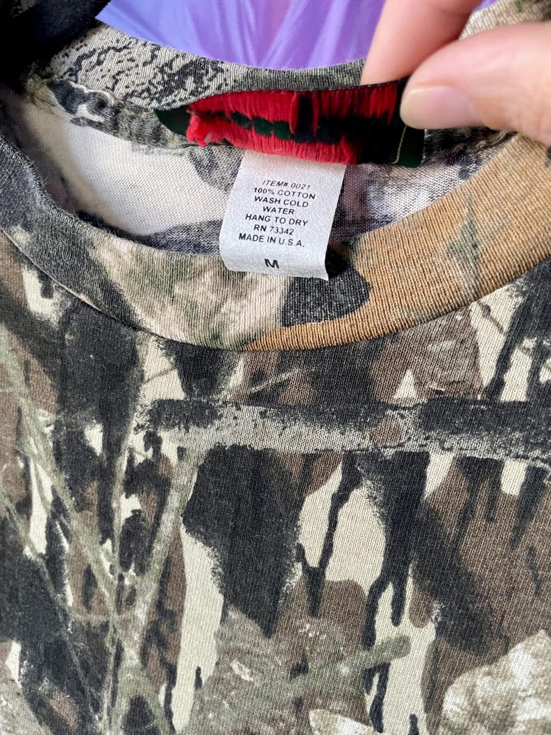 vintage camo single-stitch t-shirt M / 100% cotton short sleeve t-shirt / vtg Mossy Oak t-shirt / 1990s camouflage t-shirt with front pocket bild 9
