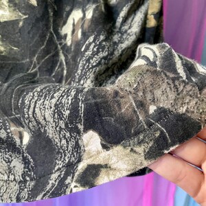 vintage camo single-stitch t-shirt M / 100% cotton short sleeve t-shirt / vtg Mossy Oak t-shirt / 1990s camouflage t-shirt with front pocket bild 7