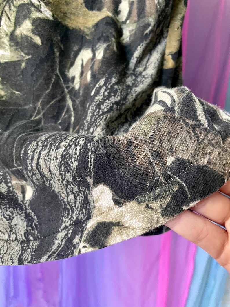 vintage camo single-stitch t-shirt M / 100% cotton short sleeve t-shirt / vtg Mossy Oak t-shirt / 1990s camouflage t-shirt with front pocket bild 7