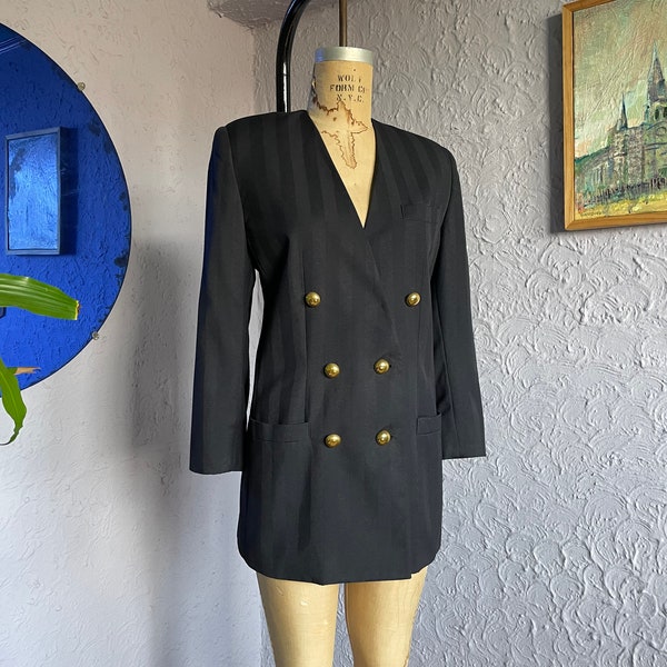 80s Vintage Double Breasted Blazer / Minimalist Black Blazer / Tailored Womens Suit Jacket / Long Line Blazer with Pockets  and Gold Buttons