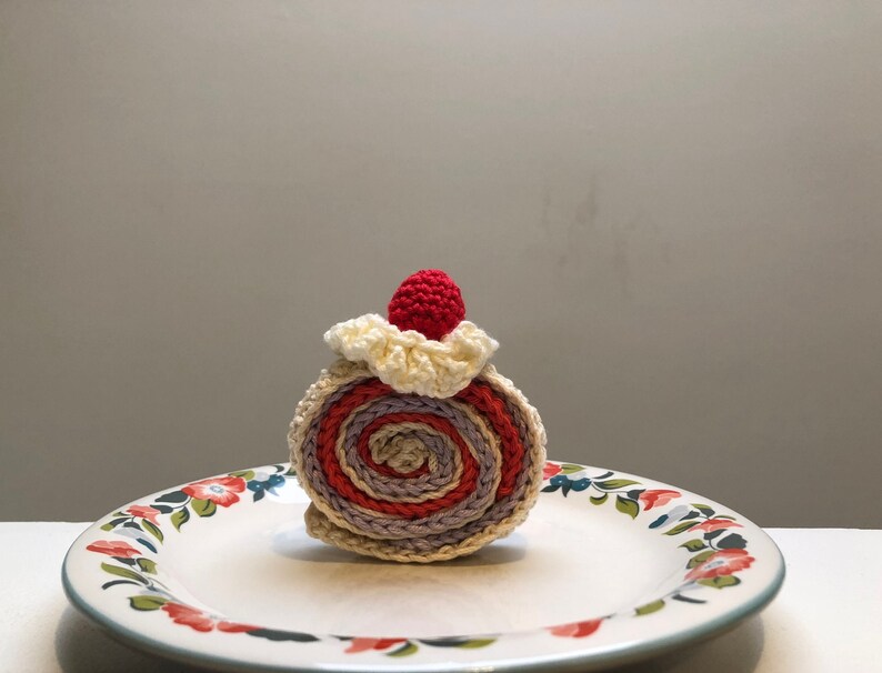 Crochet Pattern Swiss Roll, Cake Roll, Dessert Amigurumi, Sweets