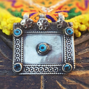 Pendentif Ancien En Argent - Amulette Indienne Vintage - Occasion - Bijou Ethnique Et Spirituel