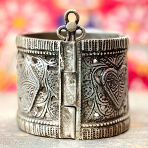 Bracelet Vintage Orientaliste En Métal – Style Ethnique, Occasion, Fabriqué En France
