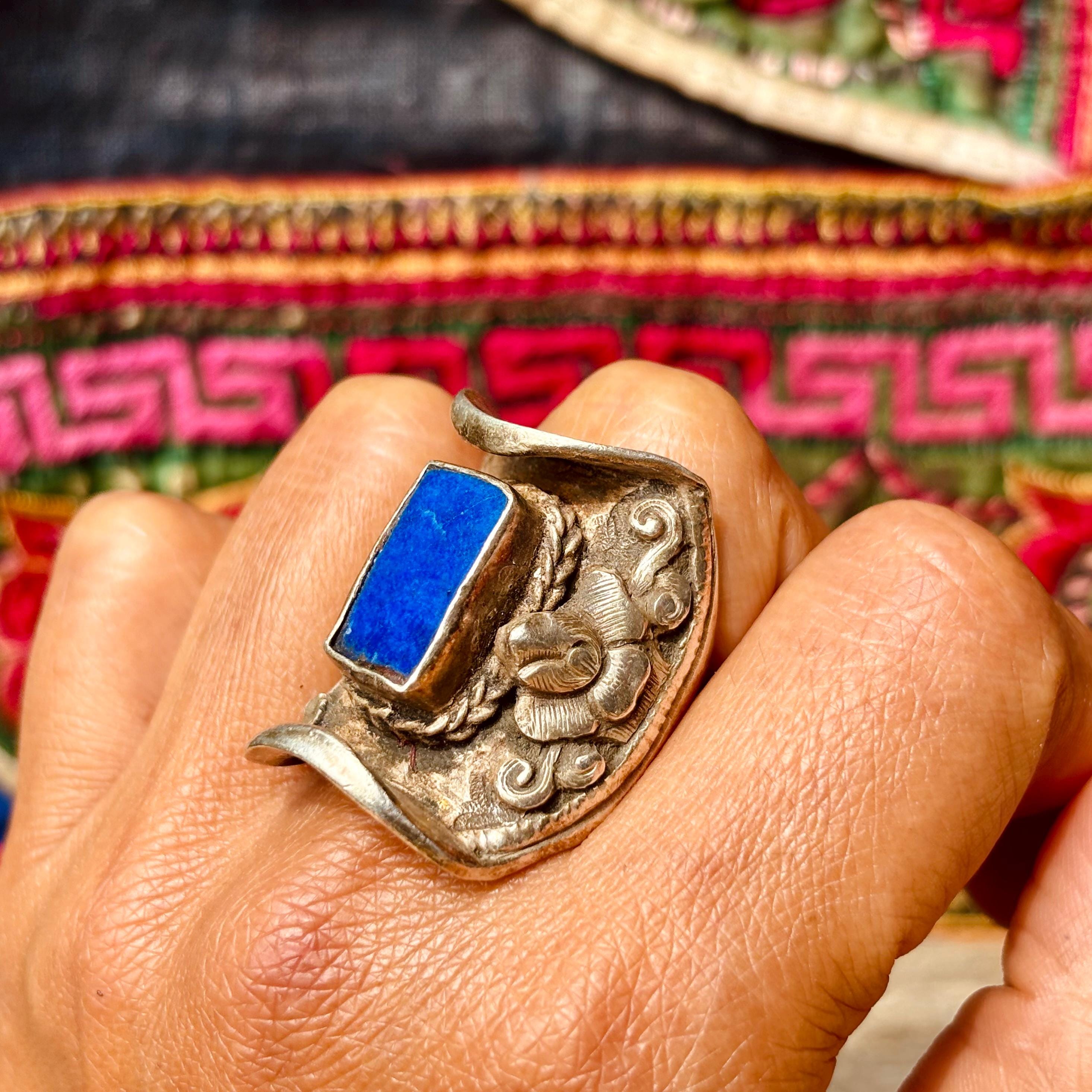 アンティークチベットシルバーラピスラズリリング、調節可能なブルー