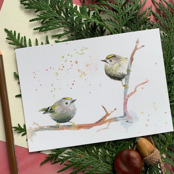 Karte mit niedlichen Vögeln - Wintergoldhähnchen Aquarellillustration - Kunstdruck auf Postkarte - handgemalte Piepmätze