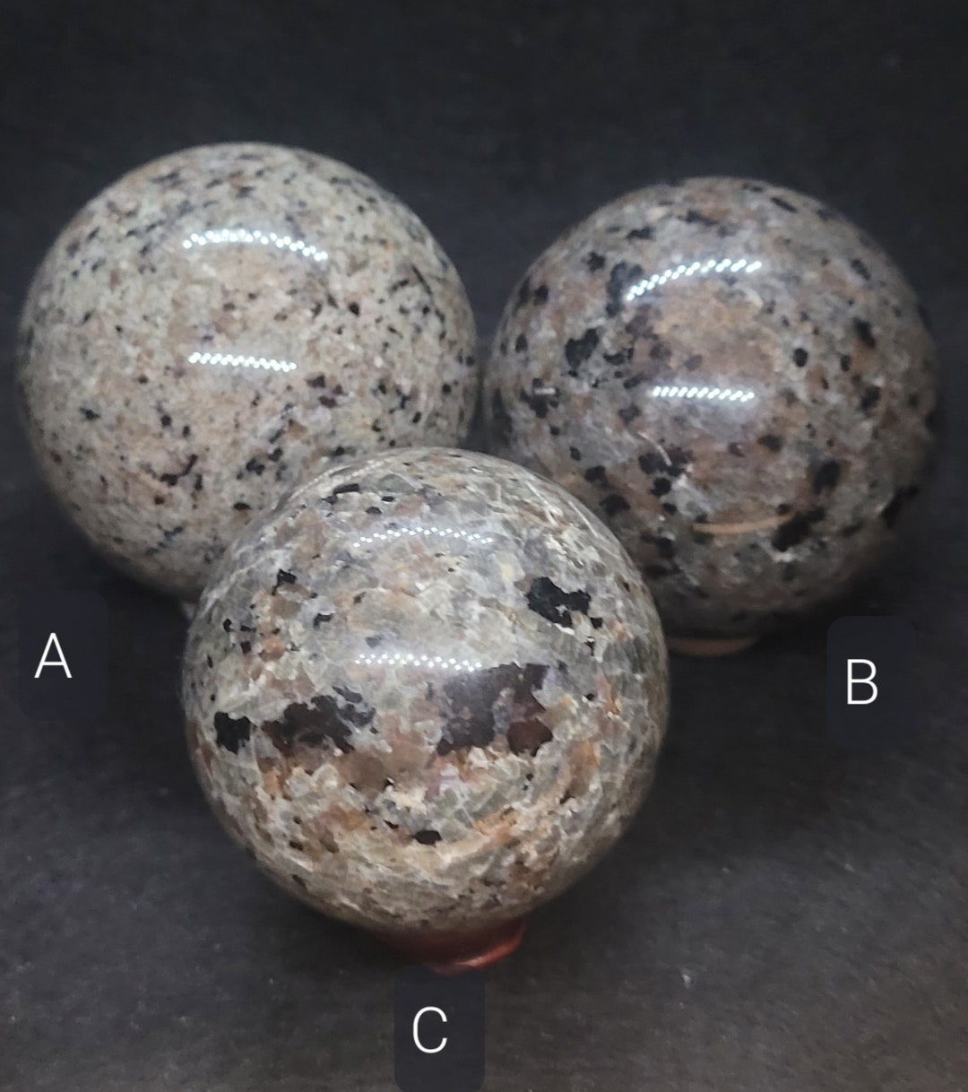 Yooperlite Spheres Amazing Black Light / UV Light Reactive Etsy