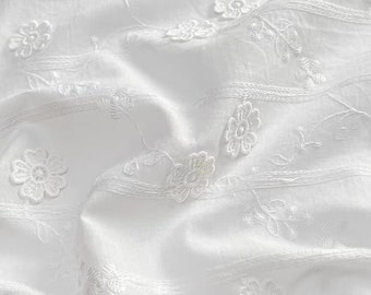 Broderie anglaise en coton à oeillets de fleurs de prunier en coton blanc brodé, tissu à coudre pour bricolage