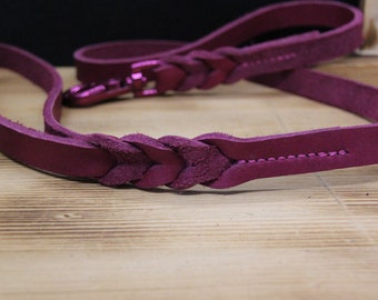 Dog leash made of greased leather with hand strap in 15 mm width *Berry