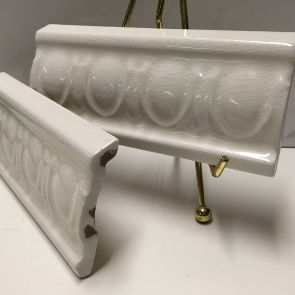 Ceramic "SCULPTURED  BORDER" 2-1/2'x5-3/4" Crackle Glaze Lt. Almond