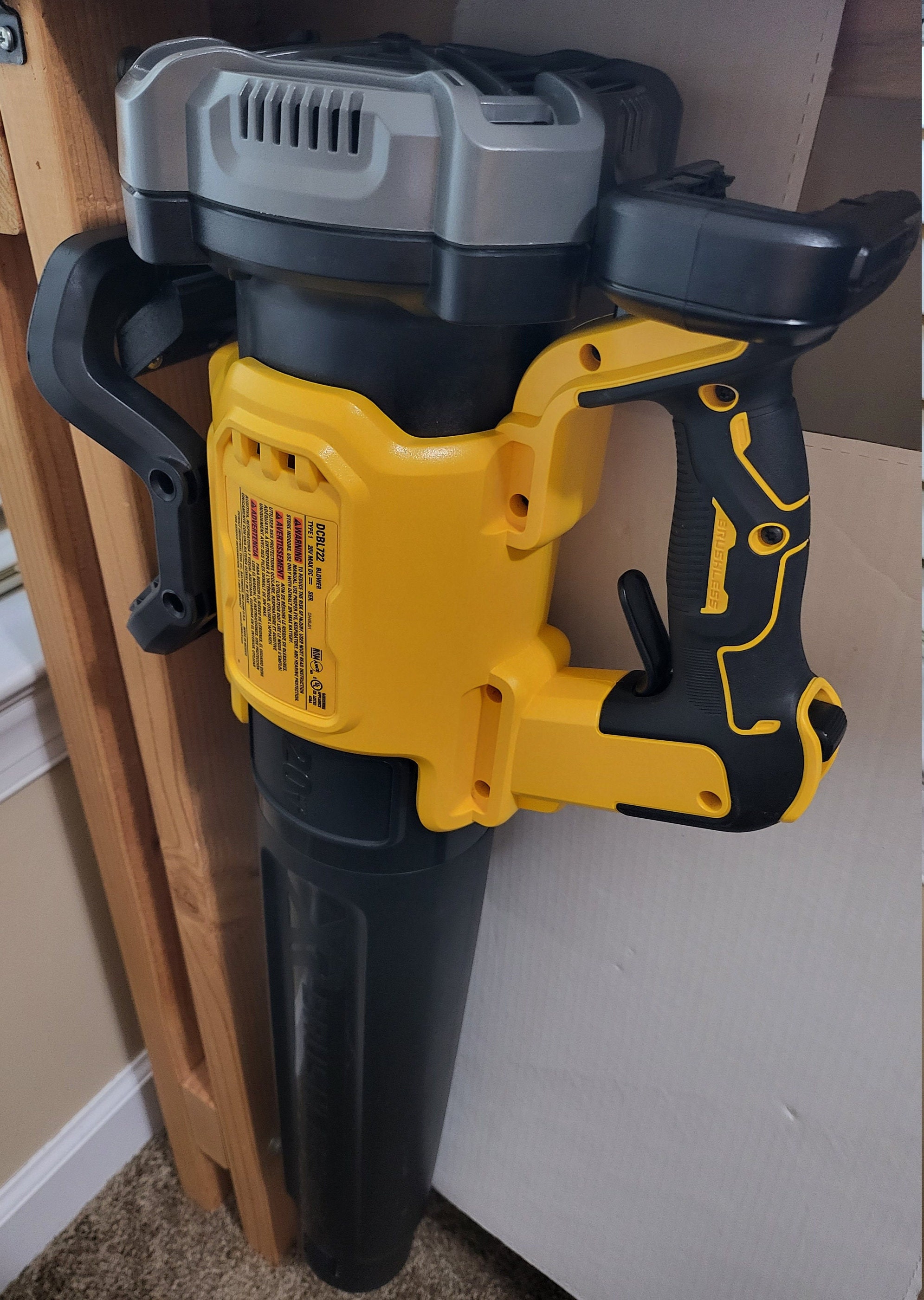 Wall Mount For DeWalt 20V Leaf Blower & Battery – Compatible With DCBL722, Includes Mounting Hardware