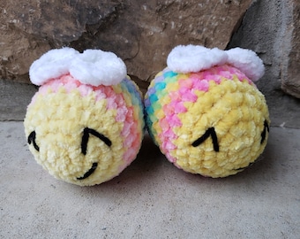 Rainbow Bee Plushie: Chenille Yarn Amigurumi