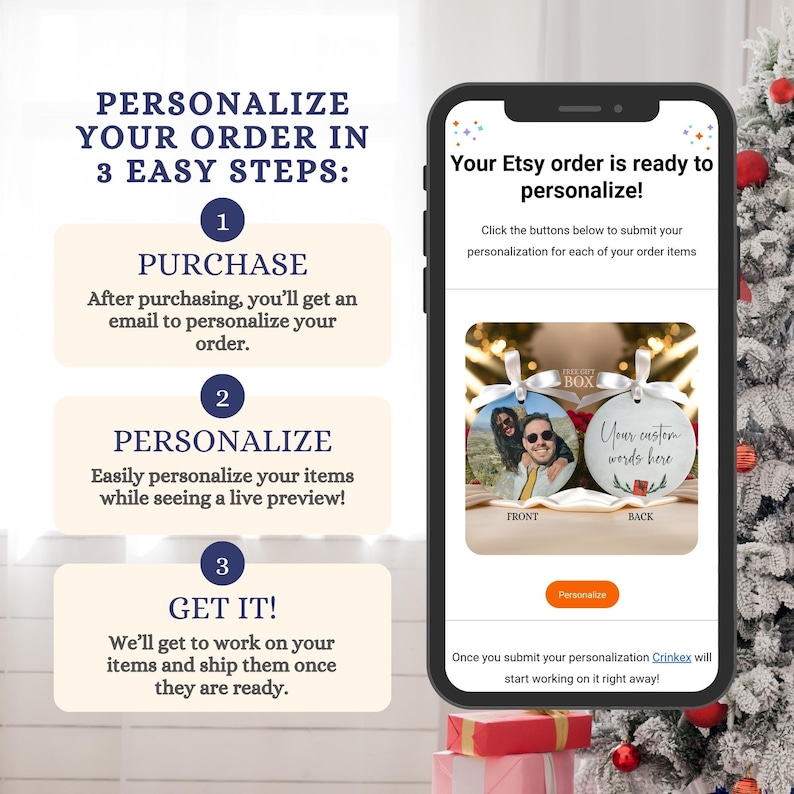 Puede incluir: Una pantalla de smartphone que muestra una interfaz de personalizaci&oacute;n de Etsy con tres pasos: compra, personalizaci&oacute;n y recepci&oacute;n. La pantalla muestra una vista previa de un adorno circular con una foto al frente y texto al reverso.