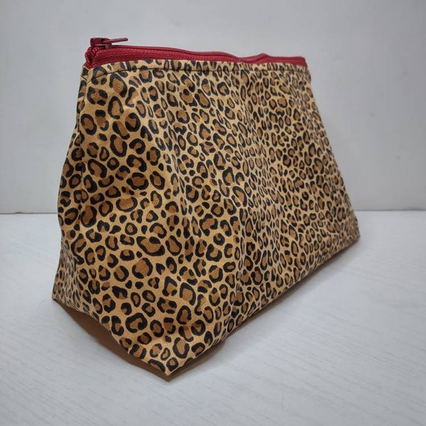 Cheetah print make up bag| Cheetah print pencil bag| Large custom makeup bag| Customizable makeup bag| Animal print make up bag for her