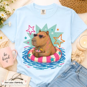 Kapybara Pool Float-tröja Sommarkapybara-tröja Söt kapybara-sommarsemester-tröja Tropisk strandälskare Grafisk tröja Badälskare Poolparty bild 6