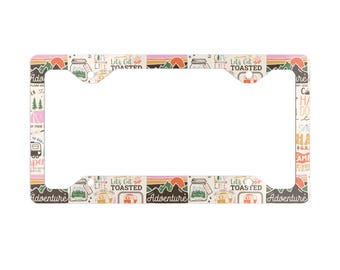 Marco de matrícula de aventura, marco de matrícula de metal, 4 orificios, accesorio para coche, cubierta de placa, camping, bosque, campamento, bosque, exploración, retro, amanecer, sol