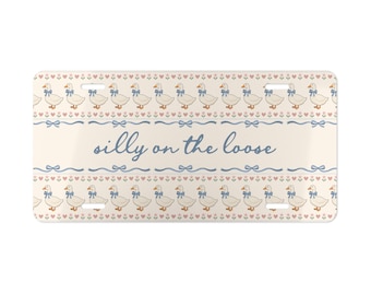 Matrícula personalizada con texto de Coquette Goose, placa decorativa con diseño de pato caprichoso, lazo azul y monograma inicial personalizado.