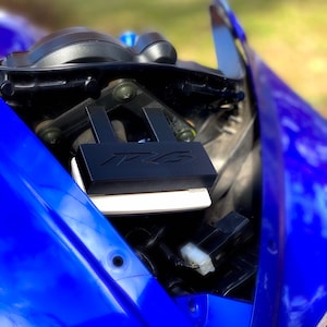 03-05 YAMAHA YZF R6 and 06-09 YZF R6S IPass Toll Holder