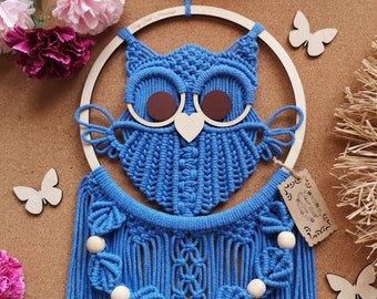 Beau hibou macramé bleu, décoration chambre bébé garçon ou fille, déco chambre d'enfant style bohème, attrape-rêves en bois avec oiseau, chambre forêt