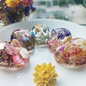 Flower Bunny- Cute Handmade resin bunny /Easter bunny/Easter rabbit/Holiday's gift/desk decor/ for mom/ for wife/for grandma
