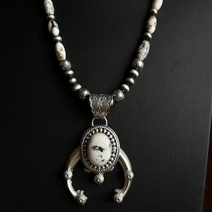 Collar de búfalo blanco E386