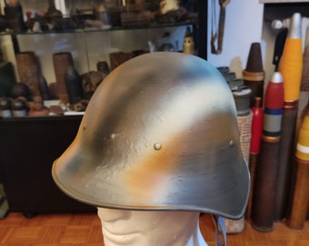 Schweizer Helm aus Aluminium für den Zivilschutz - Airsoft, neu lackiert 1 - Schweizer Helm aus Aluminium für den Zivilschutz - Airsoft, neu lackiert 1
