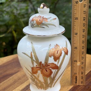 Vintage ginger jar with lid Copper Iris flowers Asian décor mantle piece