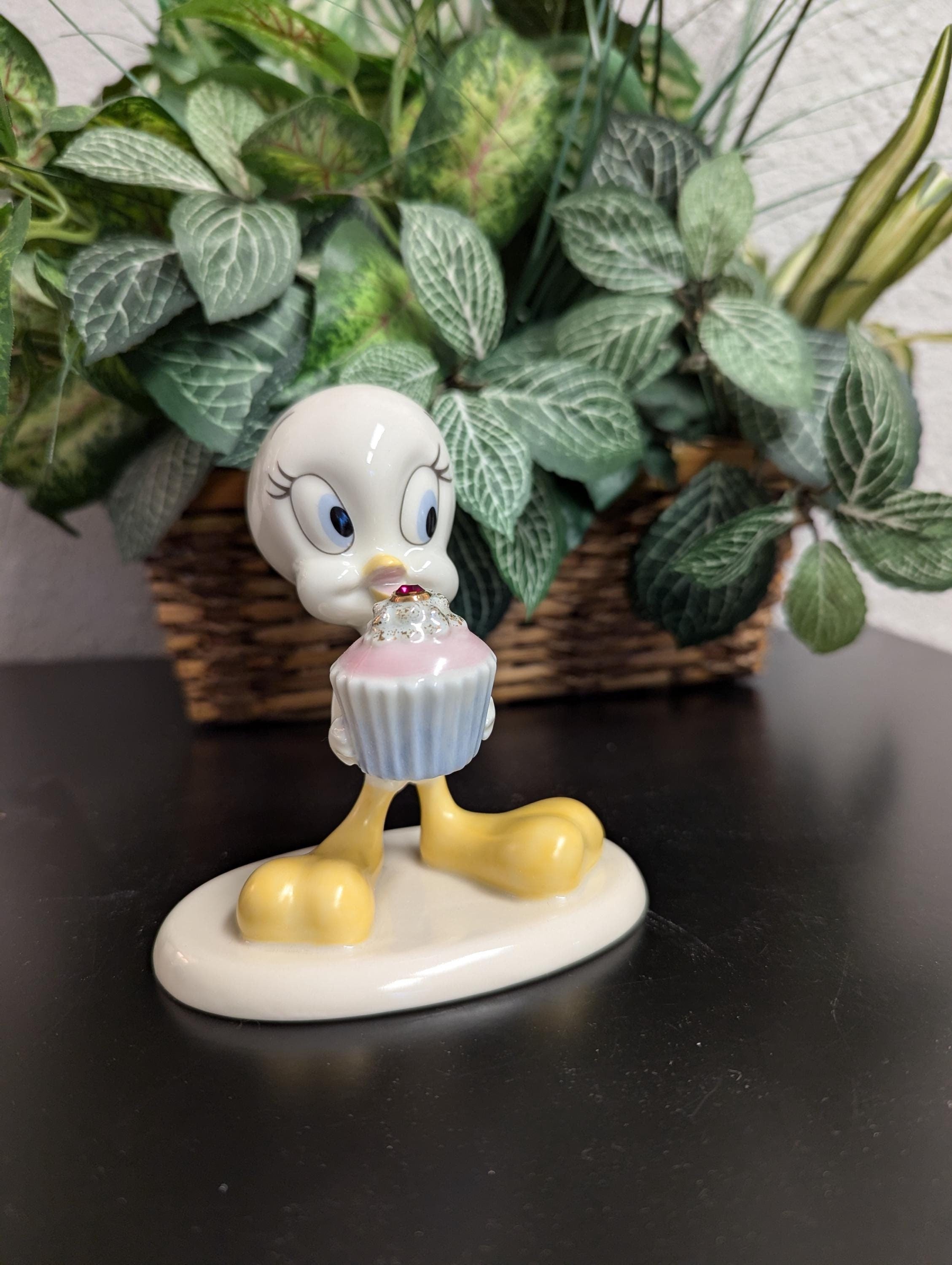 Tweety Bird Christmas Ornament 2000 Tree Presents Resin