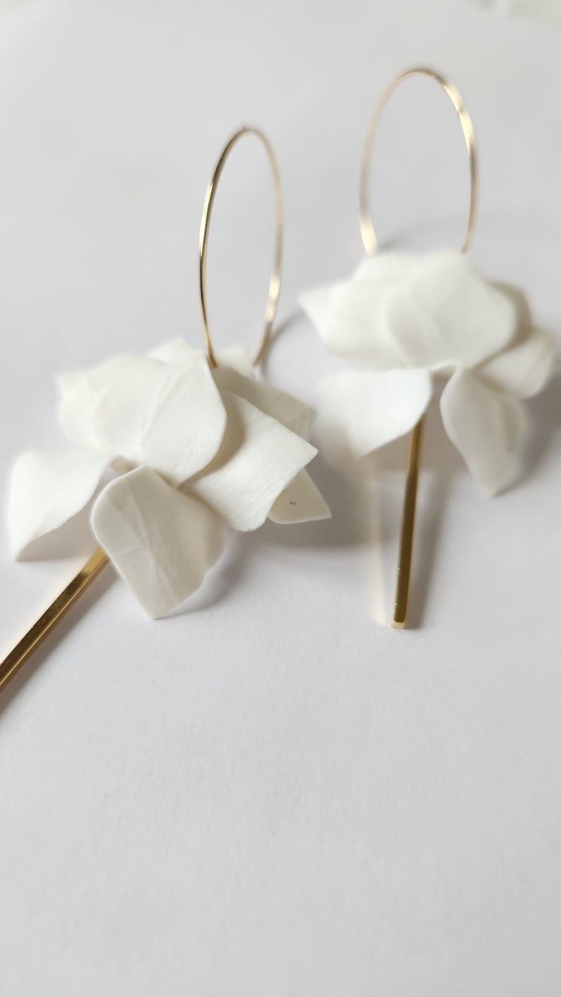 Boucles d'oreilles Lotus blanc pur faites sur commande image 7