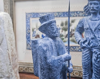 Median Soldier 6th Century Replica Statue for Persian Cultural Home Display | Hand Painted Zoroastrian Art for Book Case or Collector Shelf