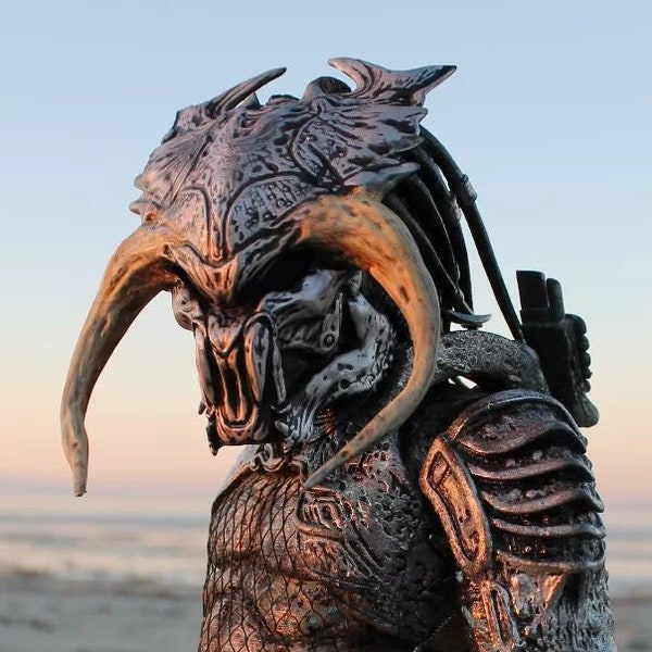 Predator Bio Mask Yautja Helmet for NECA HIYA HOTTOYS Action figure scale -   Taurus Concept