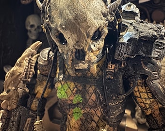 Predator Bio Mask Yautja Helmet for NECA HIYA HOTTOYS Action figure scale  - Amazon Hunting Grounds Concept Toy Scale