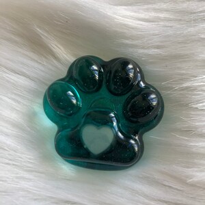 magnet dog leg with glow in the dark heart