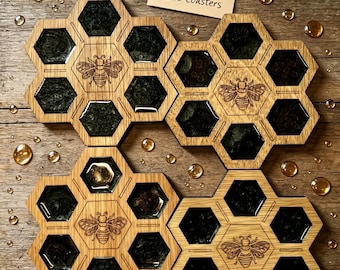 Ensemble de sous-bocks en bois sur le thème des abeilles - Bois et résine faits main - Lot de 4 sous-bocks en nid d'abeille