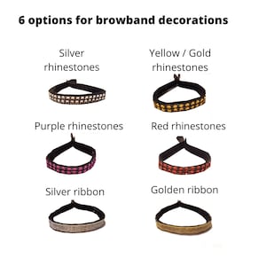Puede incluir: Seis opciones de decoraci&oacute;n para frontal con bandas negras y pedrer&iacute;a en plata, amarillo/oro, morado y rojo, adem&aacute;s de acabados en cinta plateada y dorada. Cada frontal se muestra con su texto descriptivo claramente visible.