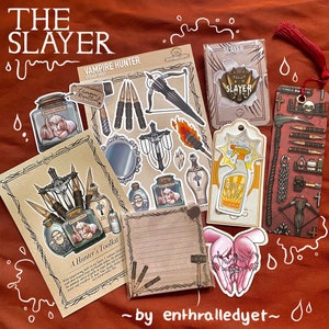 Monster Hunter Briefpapier Set - ‘The Slayer’ - Emaille Pin, A6 Druck, Sticker Blatt, Lesezeichen & Sticky Notes, individuelle Aufkleber!