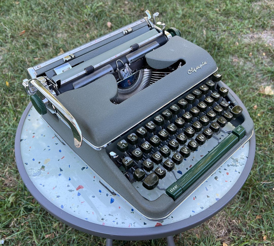 CURSIVE Olympia SM4 Typewriter: Working | Vintage 1960 | Portable ...